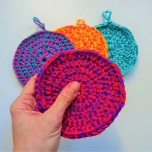 Eponge lavable économique et écologique, Fait main, Ecoresponsable par Laurilou Création à Saint-Clément en Corrèze