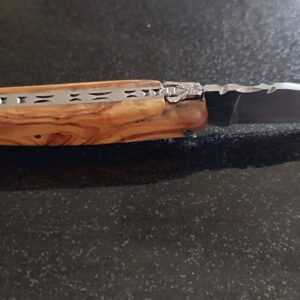 Couteau Laguiole Plein Manche Château Virant 12cm en Bois d'Olivier