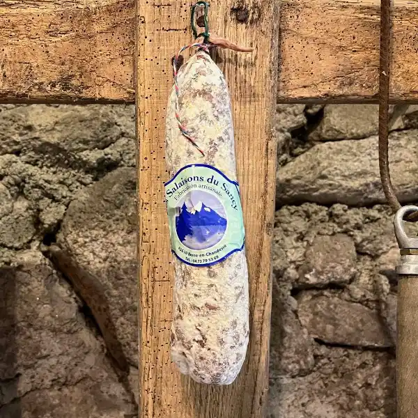 Saucisson sec aux myrtilles artisanaux Salaisons du Sancy, fabrication Besse-et-Saint-Anastaise Auvergne